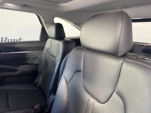 Used 2023 Kia Sorento SX AWD/4WD image 10