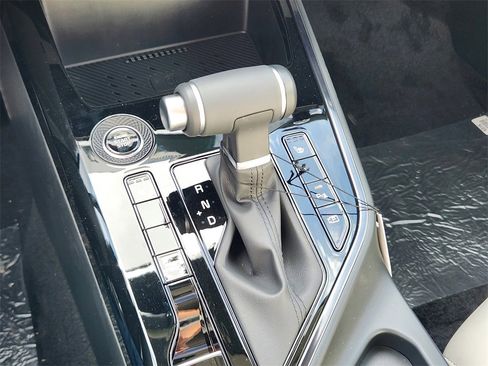 New 2025 Kia Niro EX Touring image 14