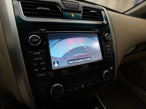 Used 2013 Nissan Altima 3.5 SL w/ Technology Pkg image 19