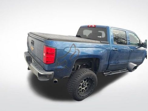 Used 2017 Chevrolet Silverado 1500 LT w/ LT Eassist Package image 9