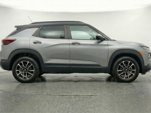 Used 2025 Chevrolet TrailBlazer LT image 11