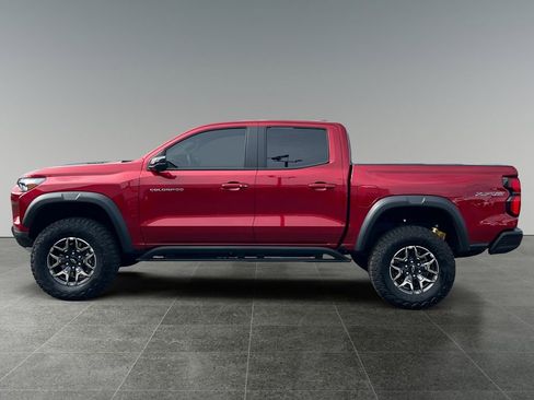 Used 2025 Chevrolet Colorado ZR2 w/ Technology Package AWD/4WD image 4