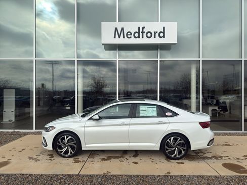 New 2026 Volkswagen Jetta SEL image 7