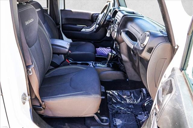 Used 2017 Jeep Wrangler Unlimited Sahara AWD/4WD image 24