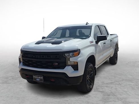 Used 2025 Chevrolet Silverado 1500 Custom Trail Boss AWD/4WD image 4