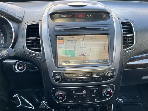 Used 2014 Kia Sorento SX w/ 3rd Row Package AWD/4WD image 38