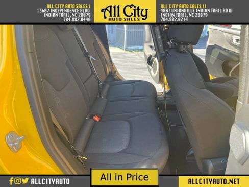 Used 2015 Jeep Renegade Latitude w/ Popular Equipment Group image 17