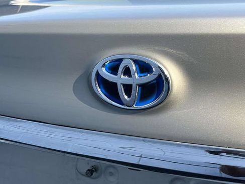 Used 2016 Toyota Camry LE FWD image 9