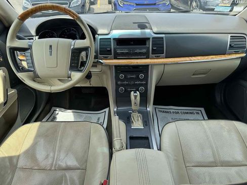 Used 2011 Lincoln MKZ image 19