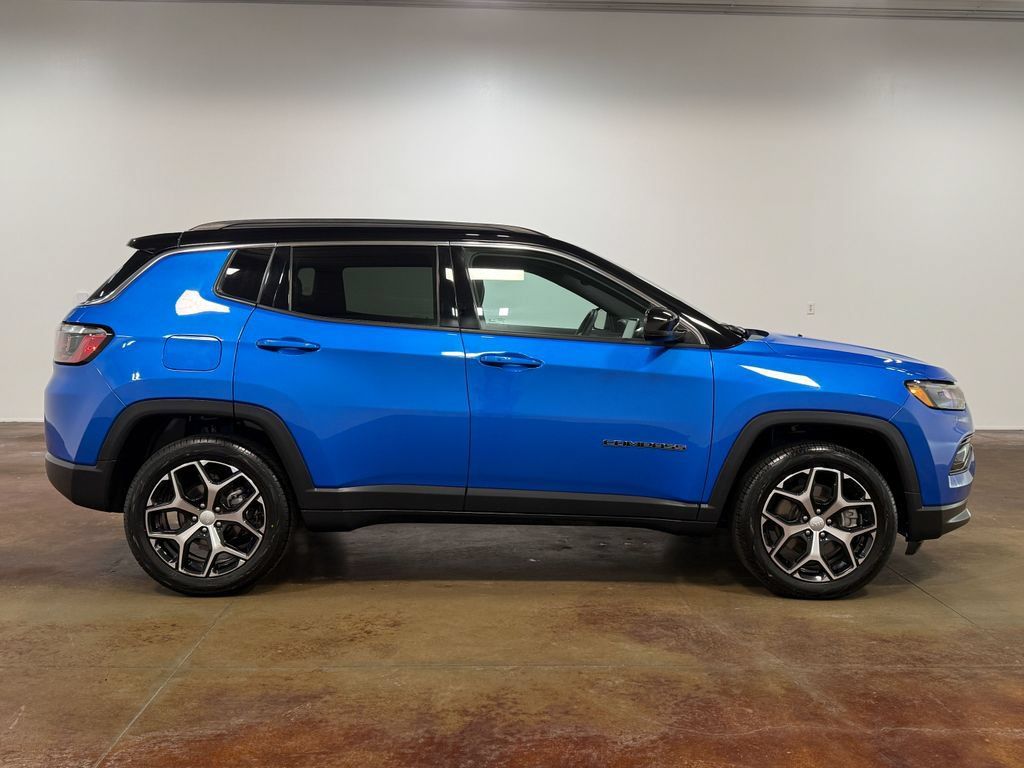 Used 2024 Jeep Compass Limited AWD/4WD image 23