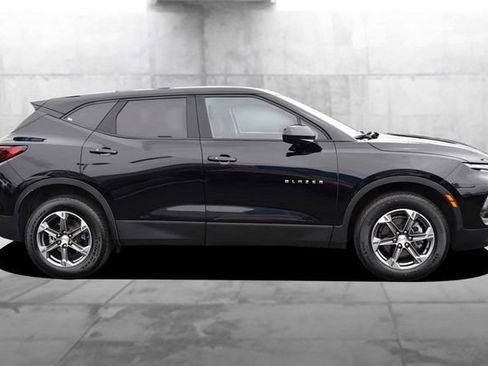 Used 2025 Chevrolet Blazer LT AWD/4WD image 5
