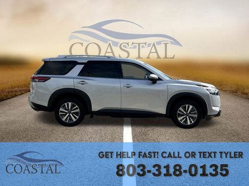 Used 2025 Nissan Pathfinder SL image 4