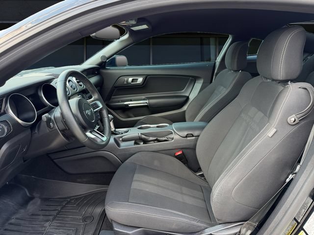 Used 2020 Ford Mustang Coupe RWD image 9