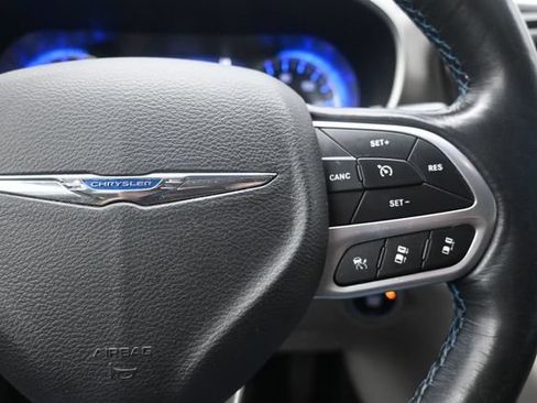Used 2021 Chrysler Pacifica Touring w/ Cold Weather Group FWD image 27