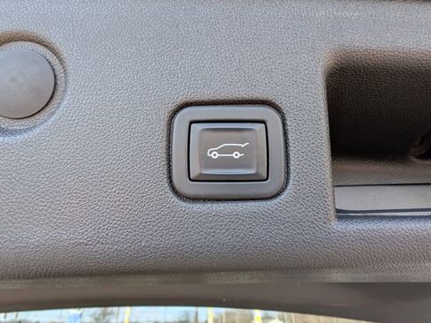 Used 2020 Chevrolet Equinox LT image 20