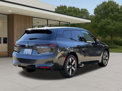 Used 2026 BMW iX xDrive45 w/ Climate Comfort Package image 8