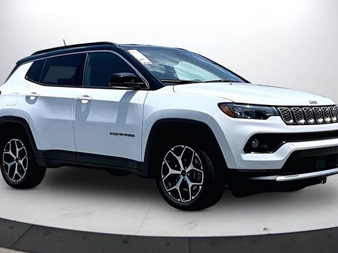 Certified 2025 Jeep Compass Limited AWD/4WD image 2
