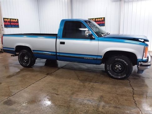 Used 1991 GMC Sierra 1500 Sport image 2