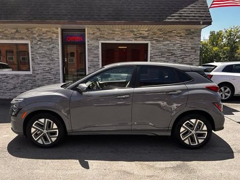 Used 2023 Hyundai Kona SE FWD image 4