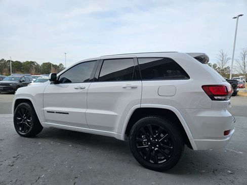 Used 2021 Jeep Grand Cherokee Laredo X image 5