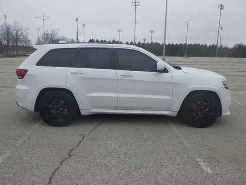 Used 2017 Jeep Grand Cherokee SRT image 6