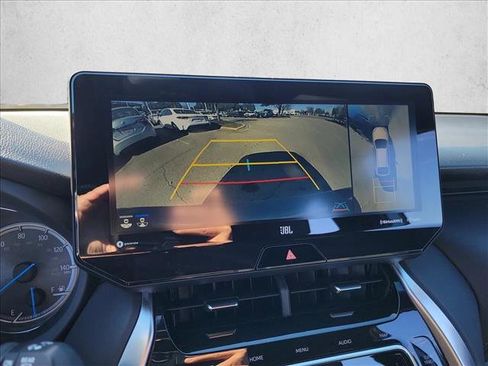 Used 2021 Toyota Venza Limited image 24