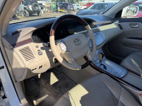 Used 2009 Toyota Avalon Limited image 21
