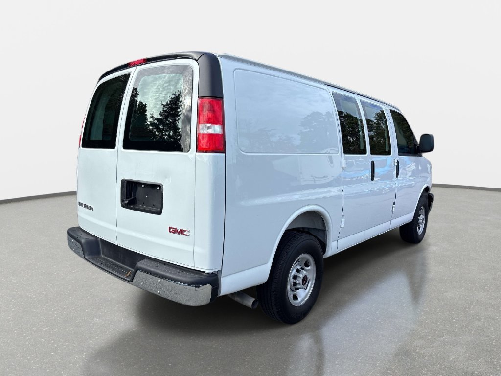 Used 2025 GMC Savana 2500 w/ Driver Convenience Package RWD image 4
