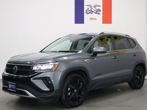 Used 2022 Volkswagen Taos SE image 8