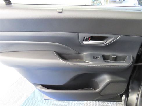 Used 2025 Toyota Grand Highlander AWD image 31