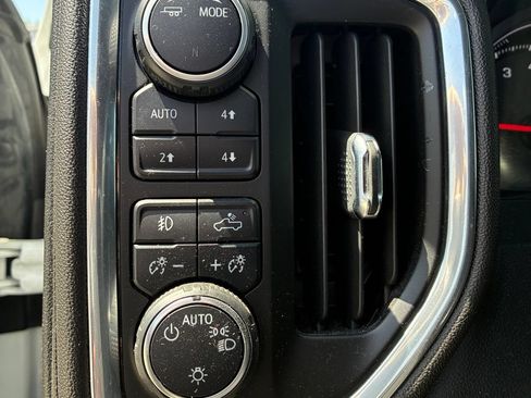 Used 2022 Chevrolet Silverado 1500 LT Trail Boss AWD/4WD image 7