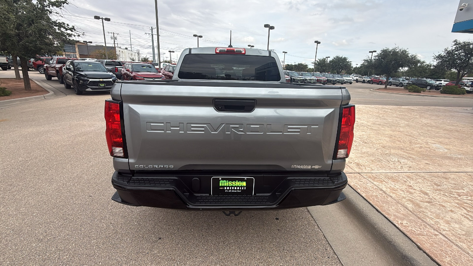 Used 2023 Chevrolet Colorado W/T RWD image 6