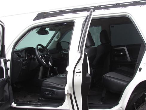 Used 2022 Toyota 4Runner SR5 Premium w/ TRD Black Wheel Package (TMS) AWD/4WD image 15
