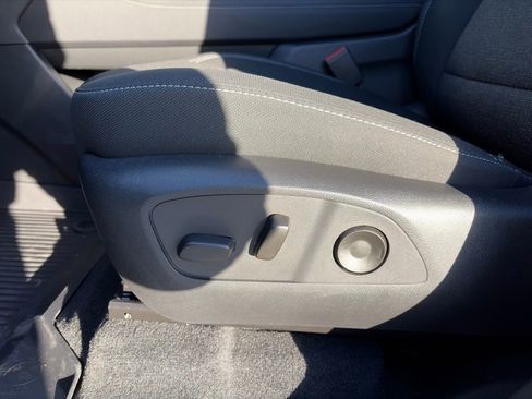 Used 2025 Chevrolet Traverse LT w/ LPO, Floor Liner Package image 16