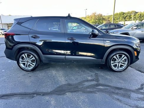 Used 2022 Kia Seltos LX image 4