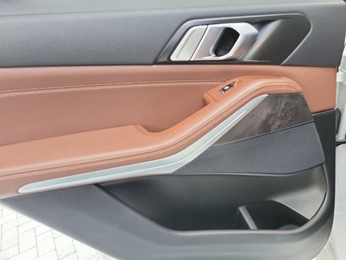 Used 2022 BMW X5 sDrive40i w/ M Sport Package image 10