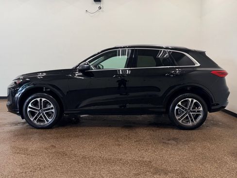 Used 2025 Audi Q5 Premium AWD/4WD image 2