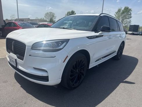 Used 2024 Lincoln Aviator Reserve w/ Equipment Group 201A image 8