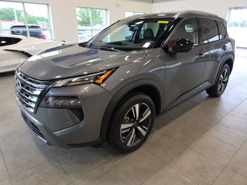 Used 2026 Nissan Rogue SL AWD/4WD image 1
