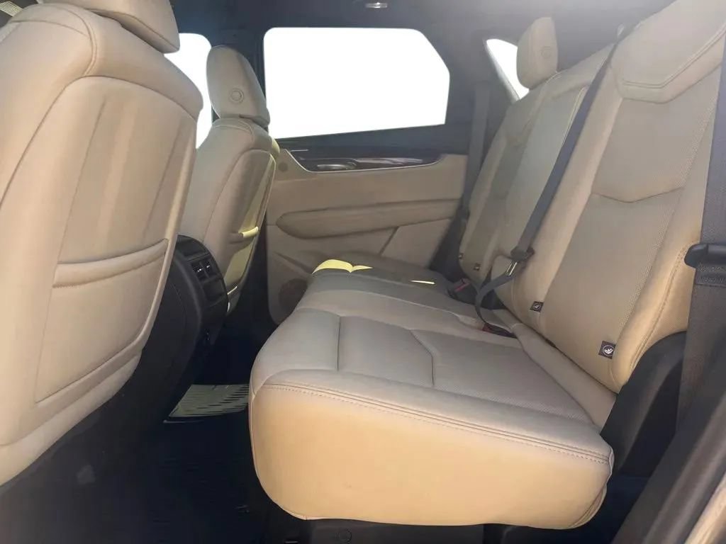 Used 2018 Cadillac XT5 Luxury w/ Driver Awareness Package FWD image 17