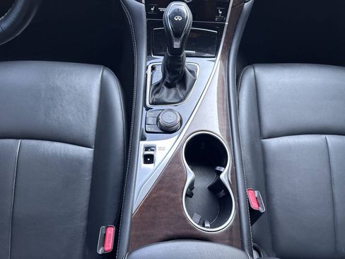 Used 2019 INFINITI Q50 Luxe w/ Essential Package (3.0T Luxe) AWD/4WD image 18