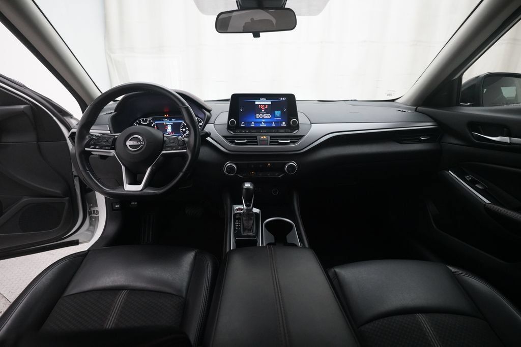 Used 2024 Nissan Altima 2.5 SR FWD image 5