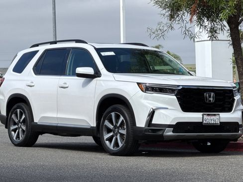 Certified 2023 Honda Pilot Touring image 6