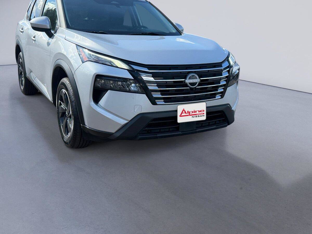 Used 2024 Nissan Rogue SV AWD/4WD image 7