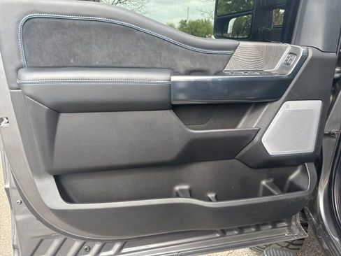 Used 2025 Ford F250 Platinum image 12