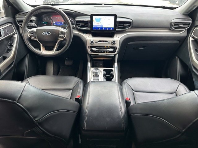 Used 2023 Ford Explorer XLT w/ Equipment Group 202A RWD image 11