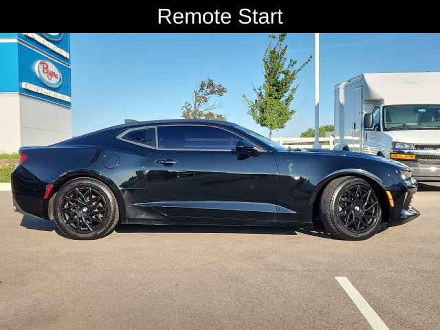 Used 2018 Chevrolet Camaro LT RWD image 10