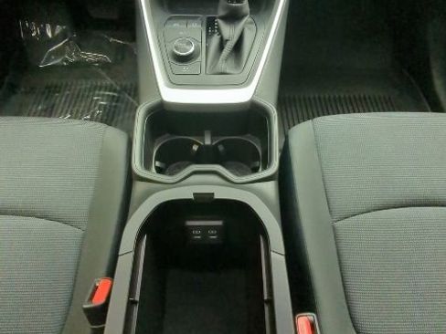 Used 2025 Toyota RAV4 LE image 22