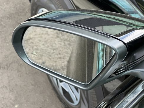 New 2025 Mercedes-Benz GLB 250 4MATIC image 9