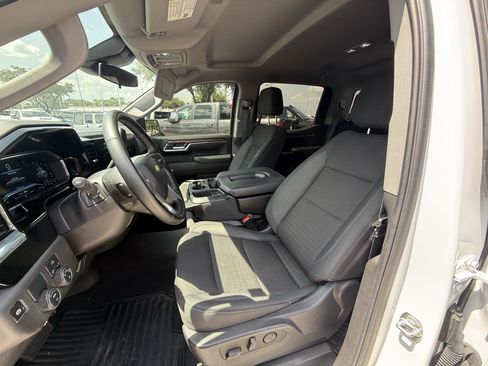 Used 2025 Chevrolet Silverado 1500 LT RWD image 26